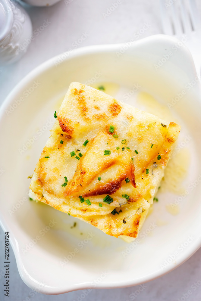 Potato gratin with chives 
