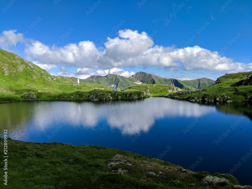 High mountain lake in the middle of picturesque landscapes
