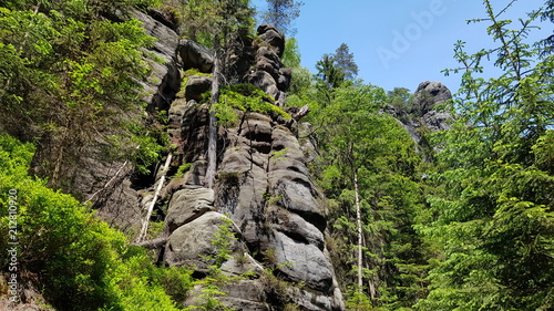 Górki małe i duże w Skalnych miastach w Czechach... photo