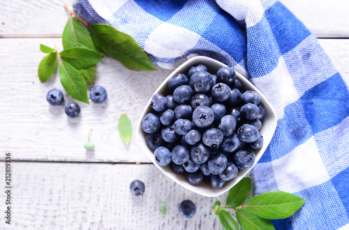 Leinwand Poster Freshly picked blueberries