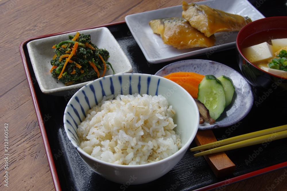麦ごはんの食卓 Table of barley rice 麦ごはんの食卓 Table of barley rice
