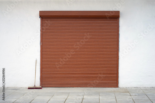 brown door garage photo