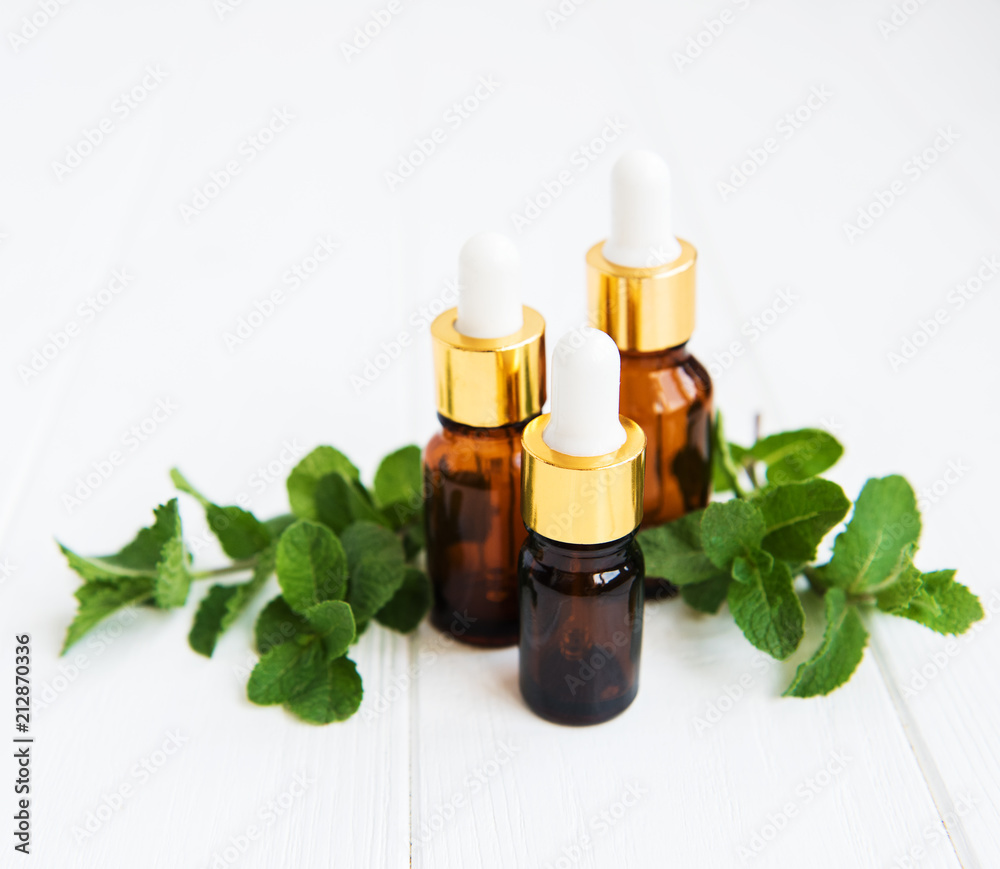 essential aroma oil with mint