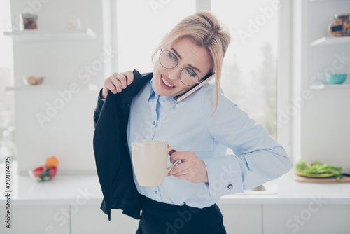 Cuadro en lienzo Young attractive adorable smiling blonde woman office executive worker wearing s