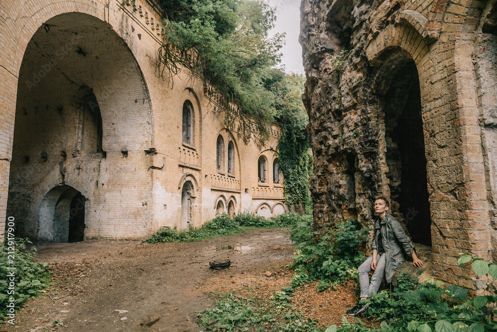 Naklejka premium tourist ruins military fort architecture arch walls