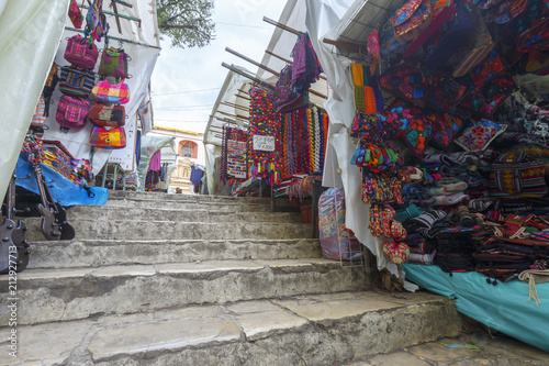 A Mayan market in San-Cristobal-de-las-Casas in Chiapas state in Mexico © grigorylugovoy