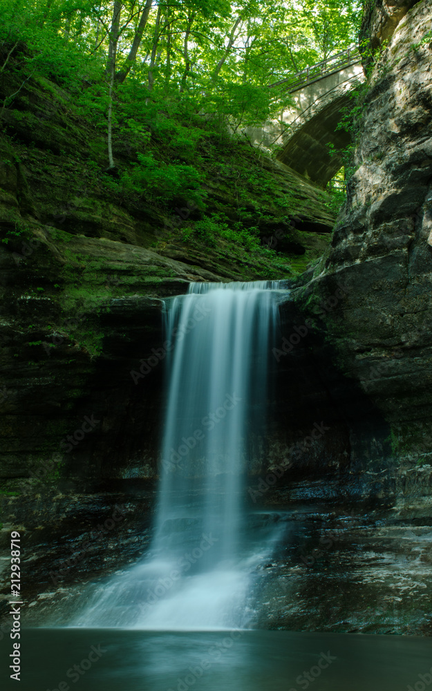 Obraz premium Matthiessen State Park Falls