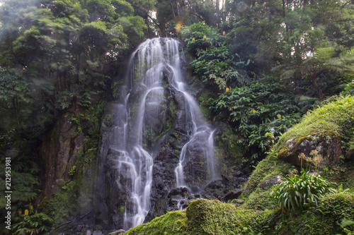 Wasserfall auf den Azoren © Georg