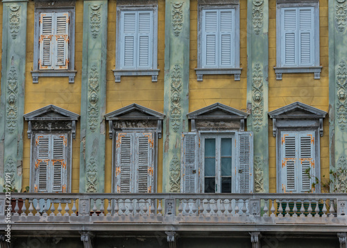 Impressionen aus Triest - Historische Hausfassade photo