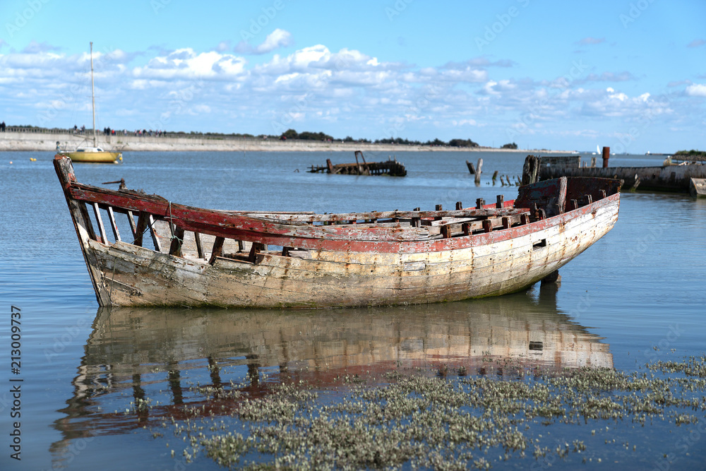 Wreck close Noirmoutier