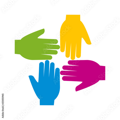 Icono plano cuatro manos varios colores en fondo blanco