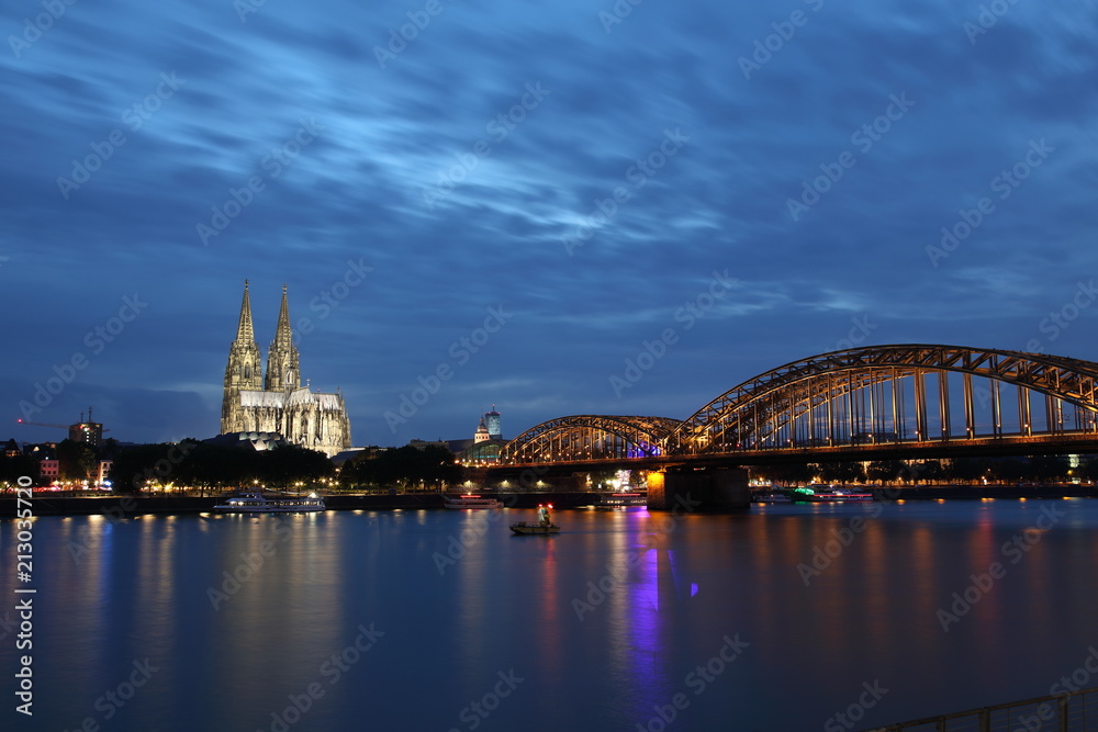 Fototapeta premium Köln bei Nacht