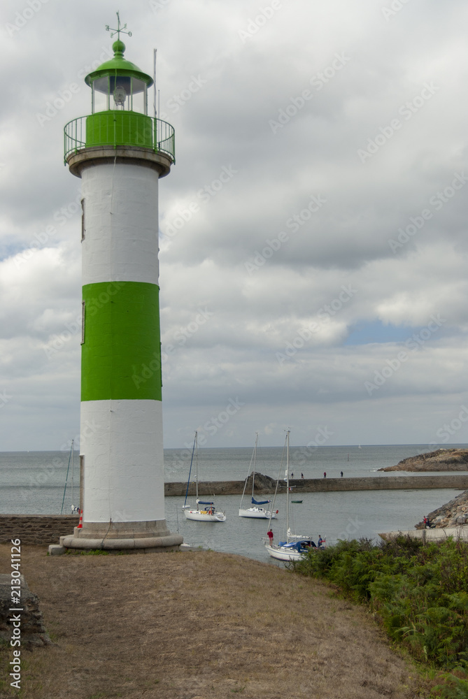 Habour light and light house navigation mark in the Anse de Doelan in south Brittany, France Habour light and light house navigation mark in the Anse de Doelan in south Brittany, France