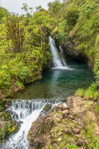 Fototapeta Naklejka Na Ścianę i Meble -  Beautiful Maui Waterfall