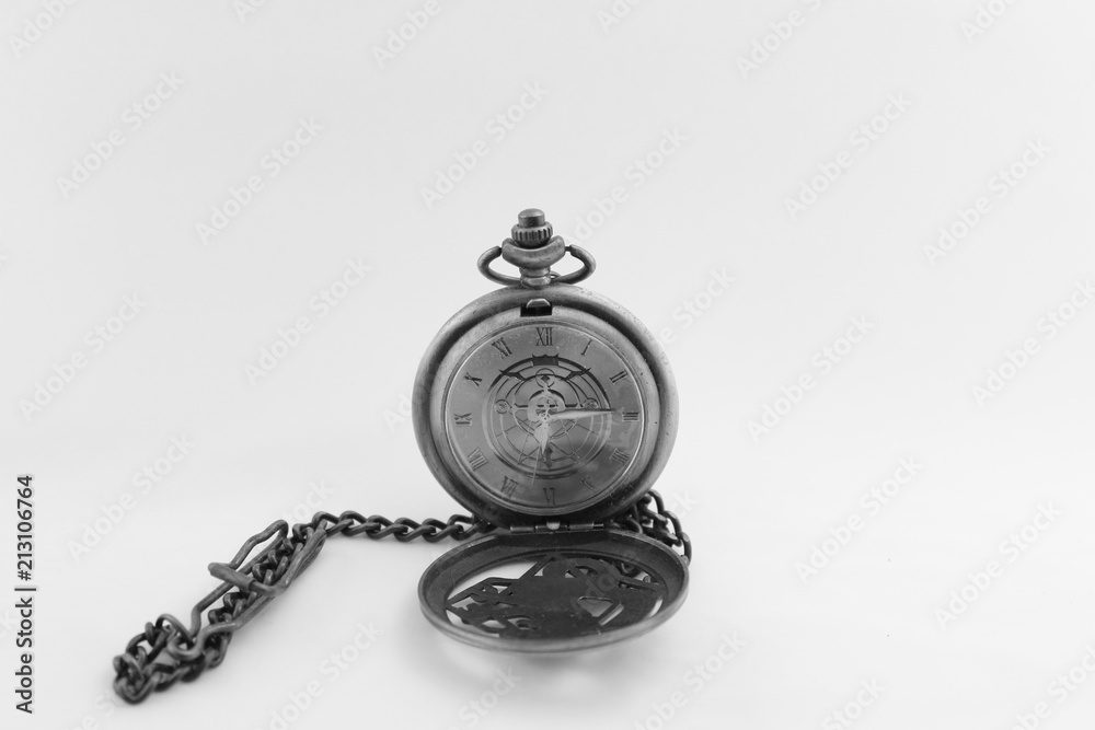 Reloj de bolsillo blanco y negro