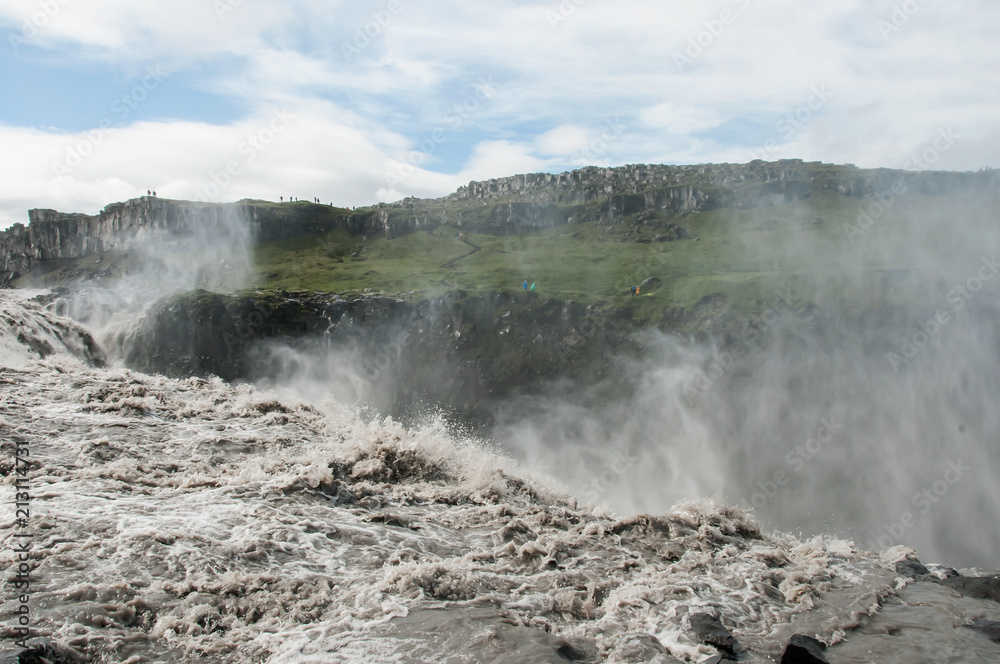 A imponente cascata de Dettifoss, na Islândia