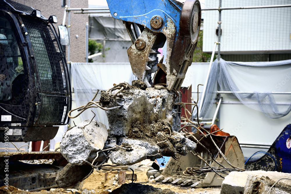 鉄筋コンクリート造の解体工事現場
鉄筋コンクリート造の解体工事現場