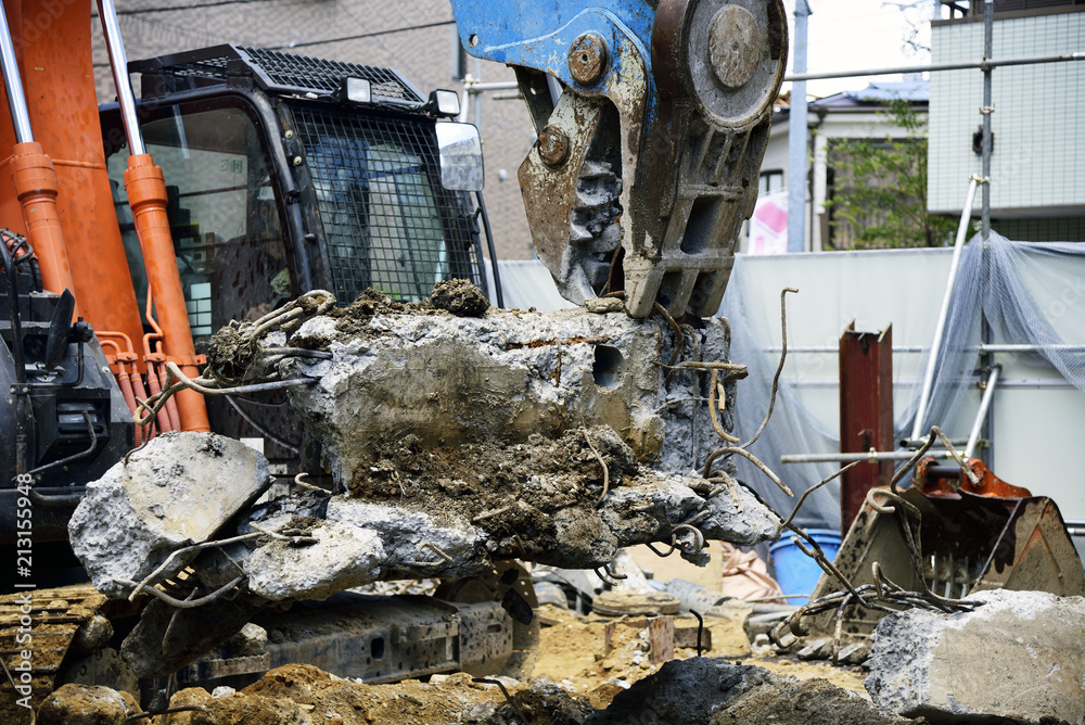 鉄筋コンクリート造の解体工事現場
鉄筋コンクリート造の解体工事現場