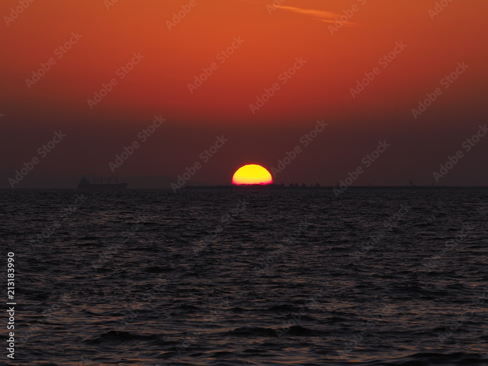 海に沈む夕日