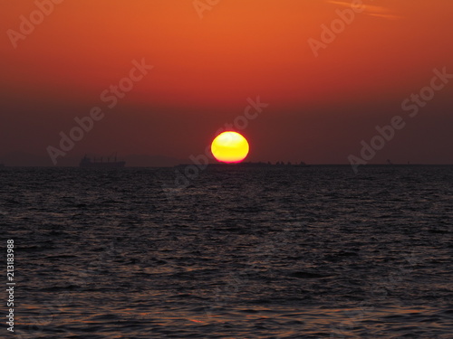 海に沈む夕日 © 中川 健成