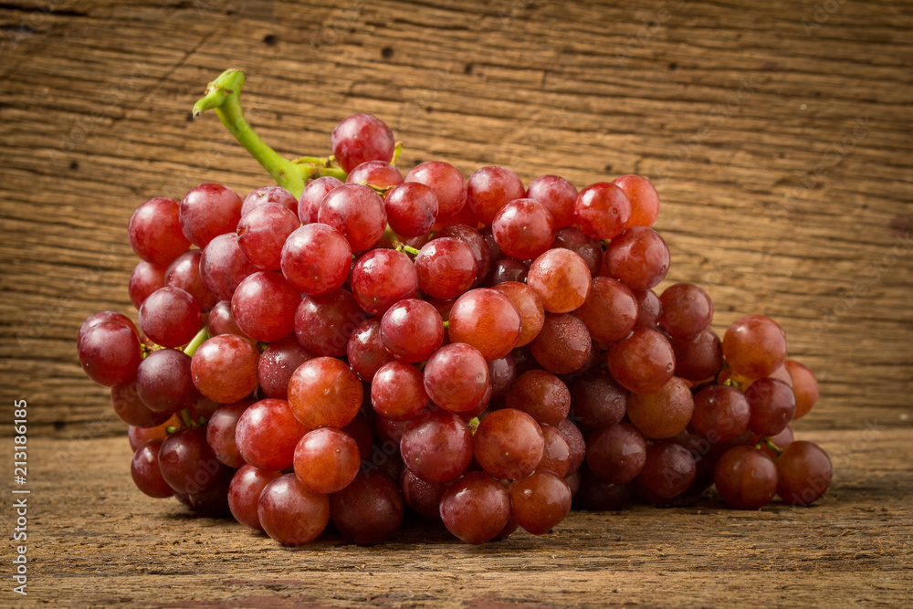 grapes seedless red on old wood grapes seedless red on old wood
