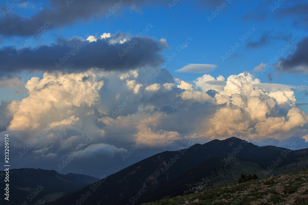 The extraordinary route around El Pedraforca. The extraordinary route around El Pedraforca.