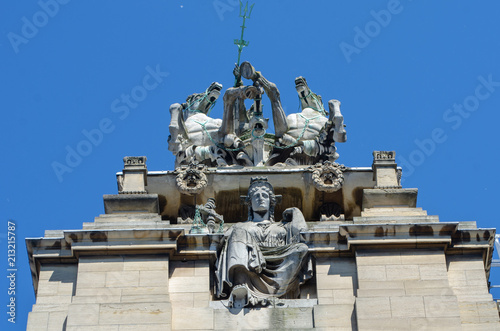 Obraz na plátně Maritime Prowess by Albert Hemstock Hodge on top of  Hull Guildhall