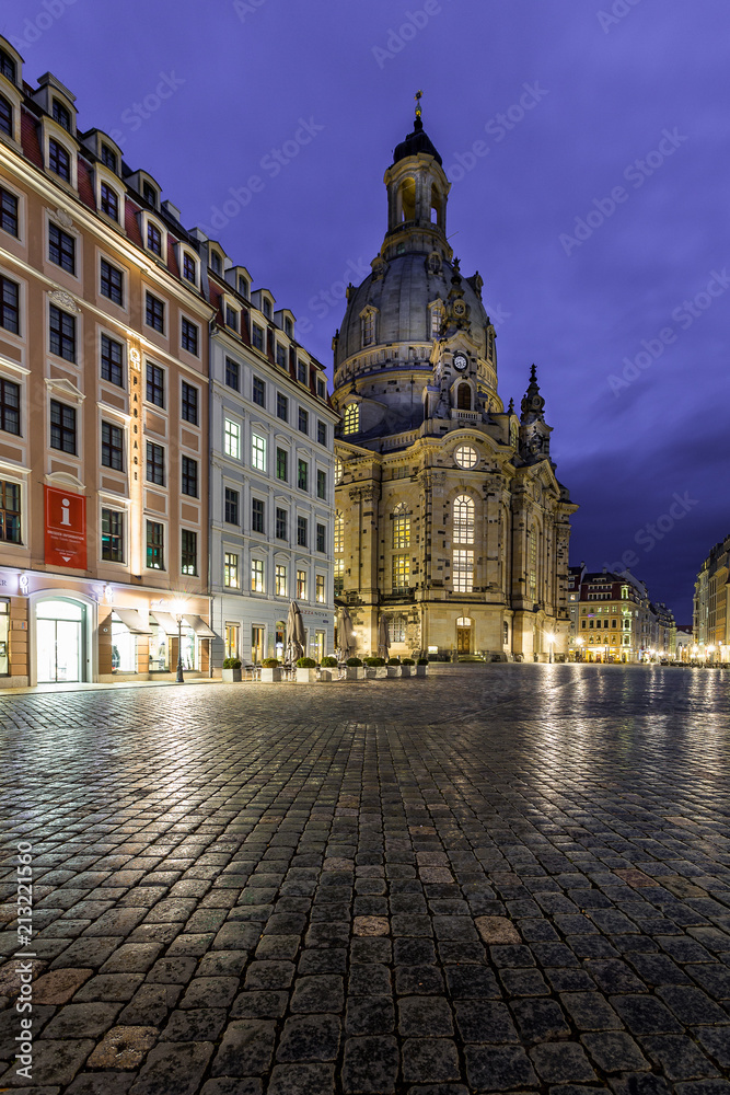 Dresden Kirch abend Beleuchtung