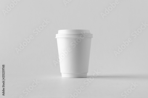 Konstfotografi 8 oz. white double wall coffee paper cup mock-up with lid.
