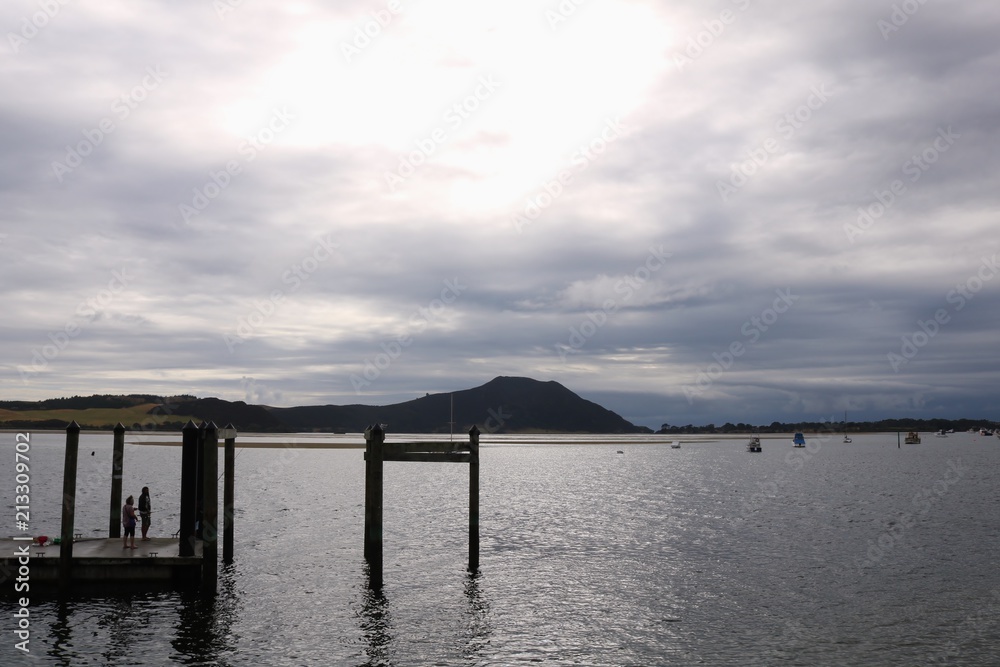 ニュージーランドの静かな港風景