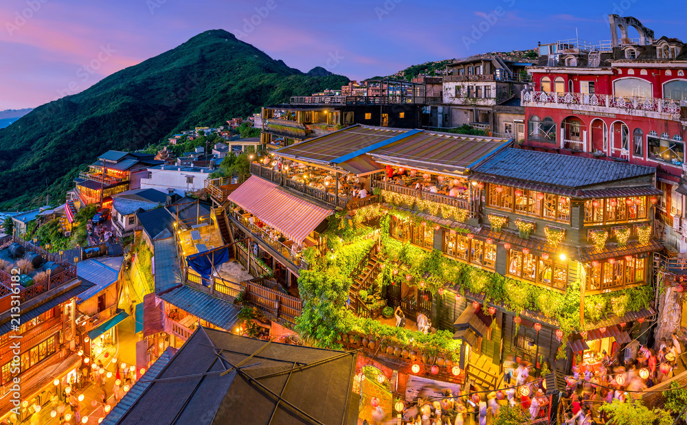 Naklejka premium Widok z góry na Jiufen Old Street w Tajpej