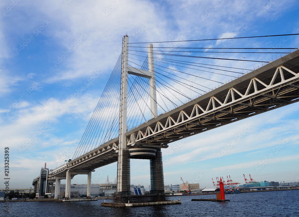 Naklejka premium 横浜ベイブリッジ