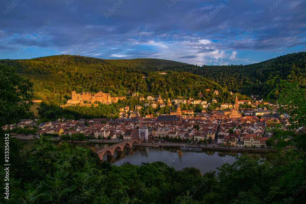 Altstadt Panorama von Heidelberg bei Sonnenuntergang