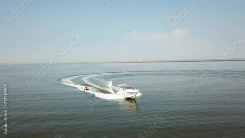 bouée tractée vue d'un drone