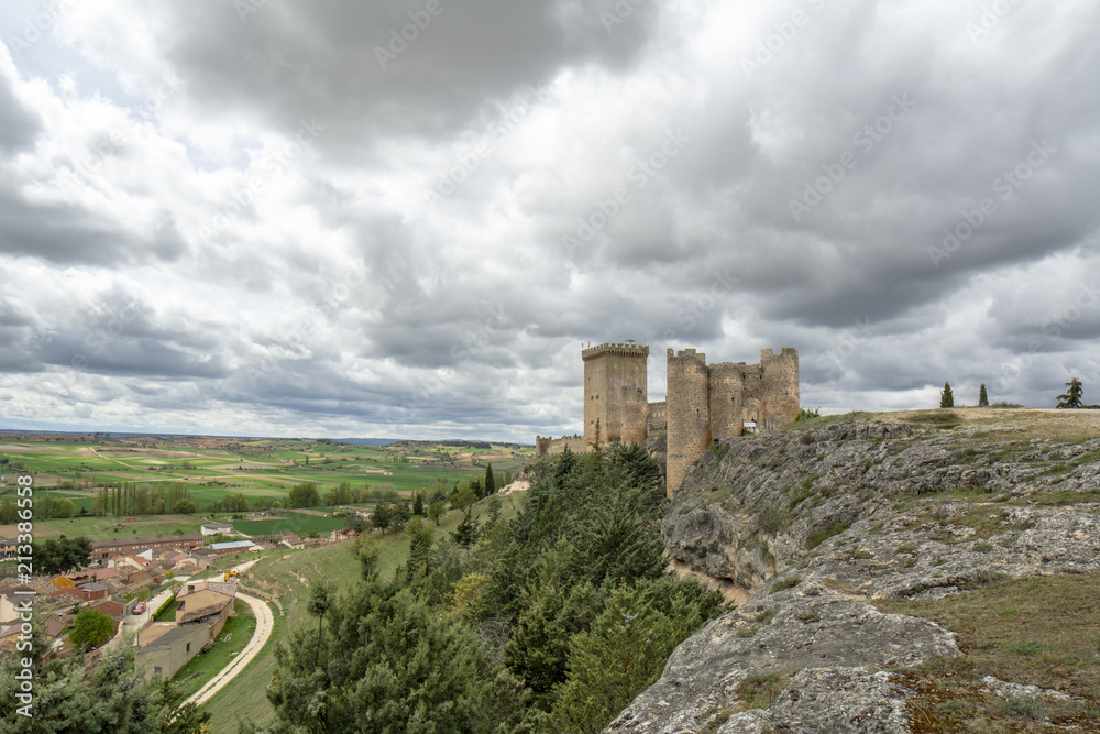 Castillo de Peñaranda de Duero en la  provincia de  Burgos