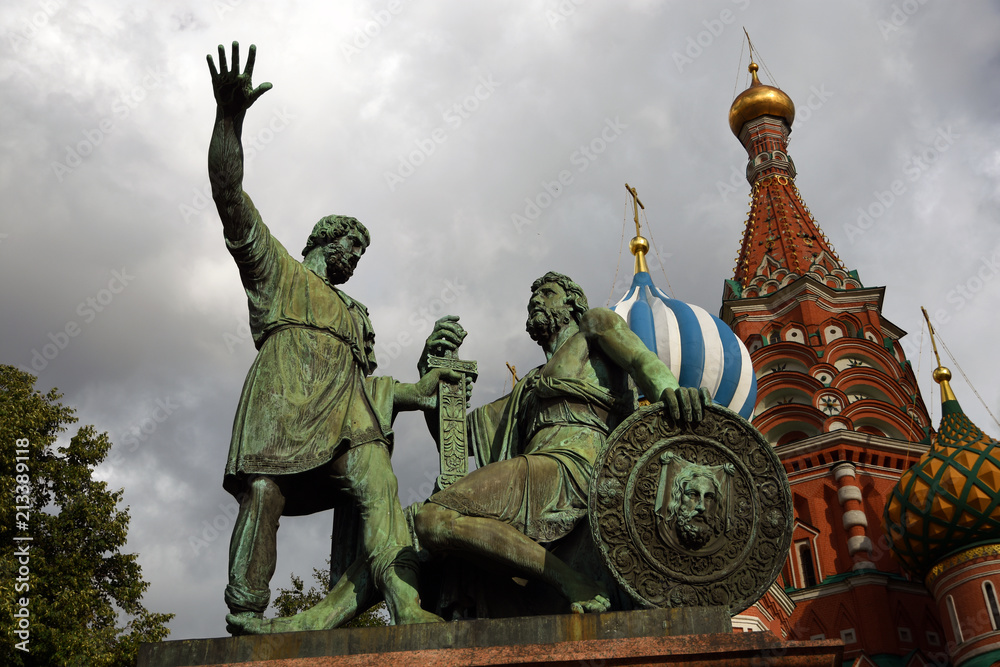 Obraz premium Saint Basils Cathedral on the Red Square in Moscow