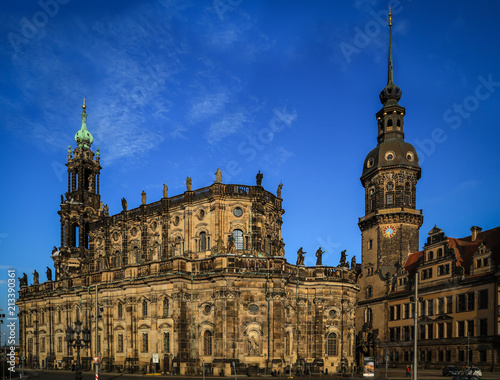 Residenzschloß und Hofkirche in Dresden © Frozen Action