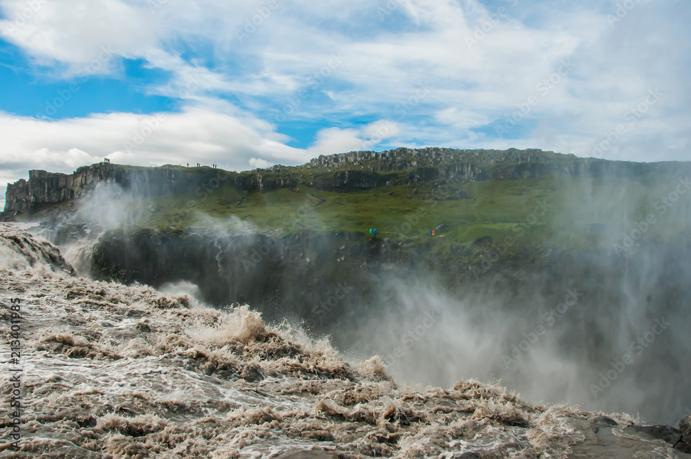 A imponente cascata de Dettifoss, na Islândia