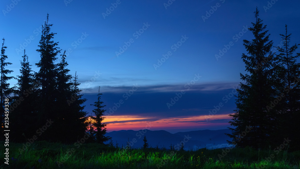 Obraz premium Evening mountains landscape
