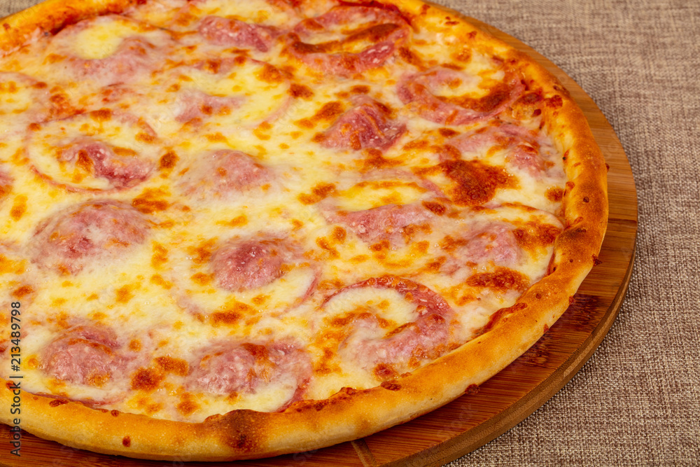 Pizza with ham