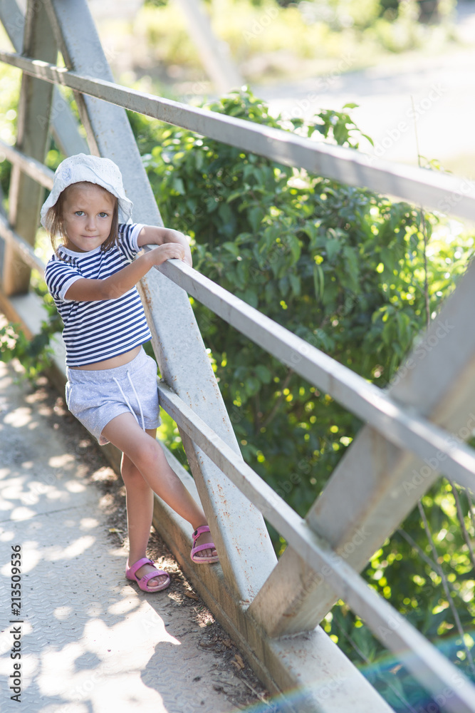 Obraz premium Portrait of a four year old girl