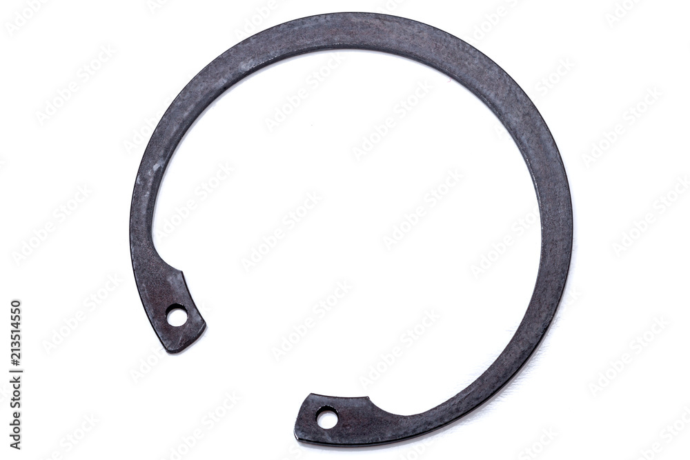 Metal retaining ring