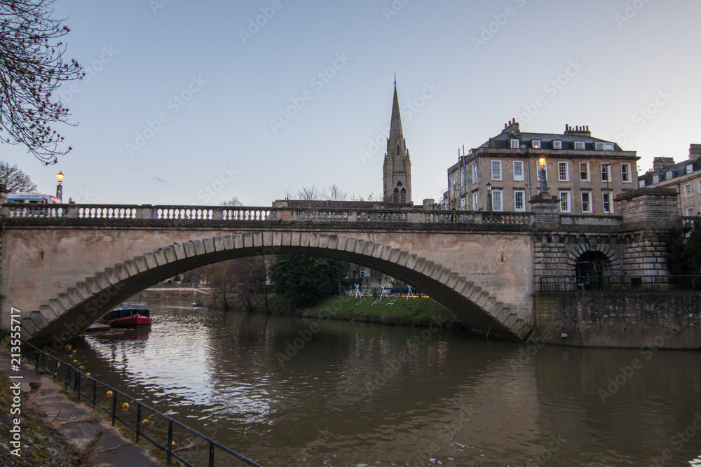 Rio Avon en Bath, Somerset, Inglaterra