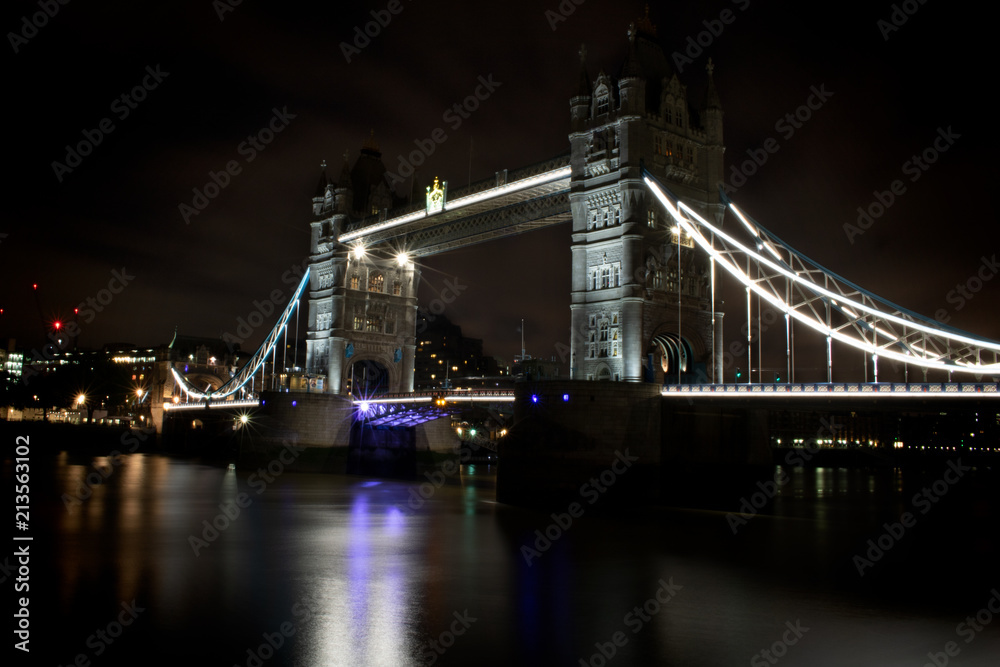 Obraz premium Wieża most