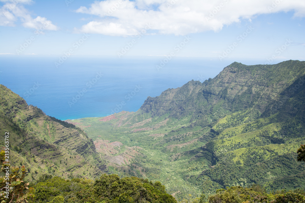 Na Pali Coastal mountains