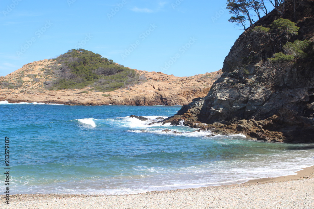 plage vague falaise