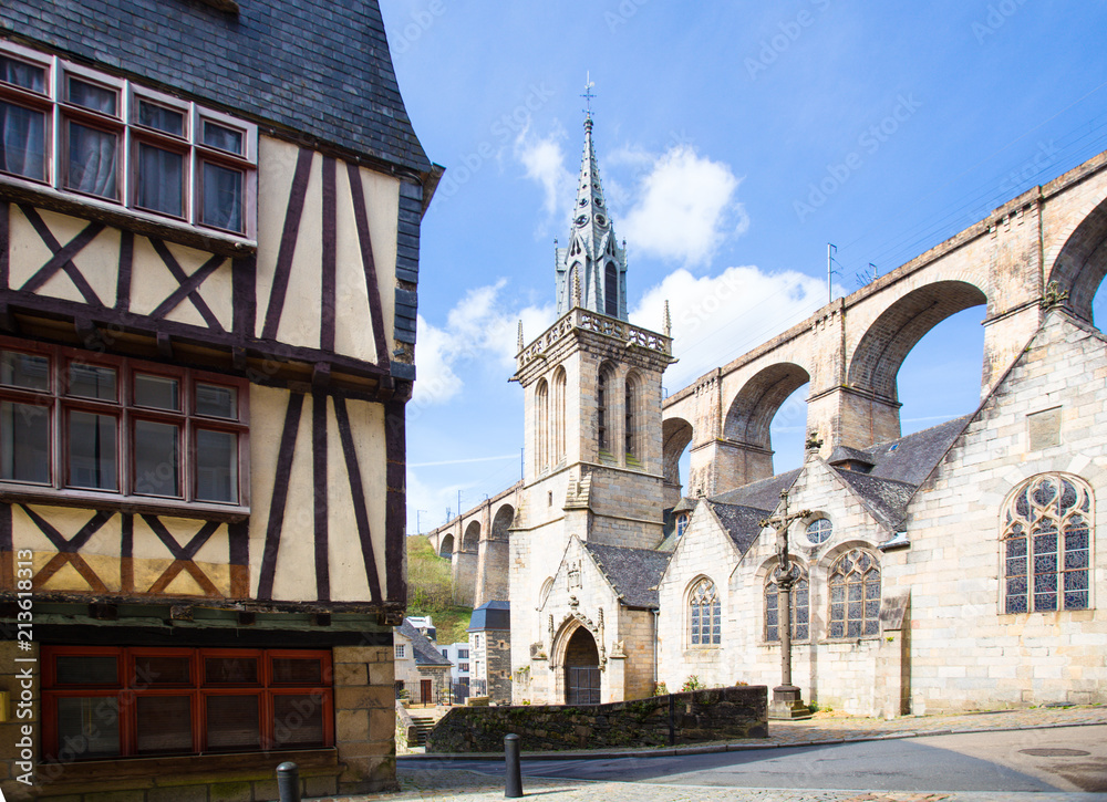 viaduct and houses of Morlaix