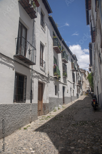 paseo por las calles del antiguo barrio del Albaicín, Granada