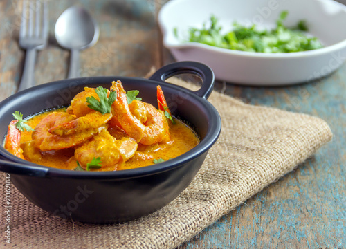 Indian Style Creamy Shrimp Curry