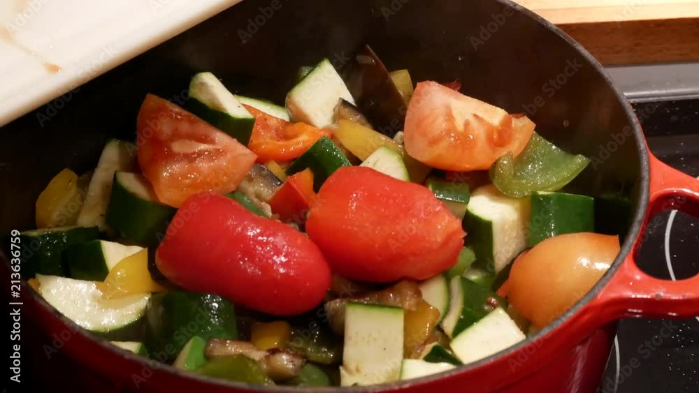FRANCE COLLECTION GASTRONOMIE : Préparation de la ratatouille
